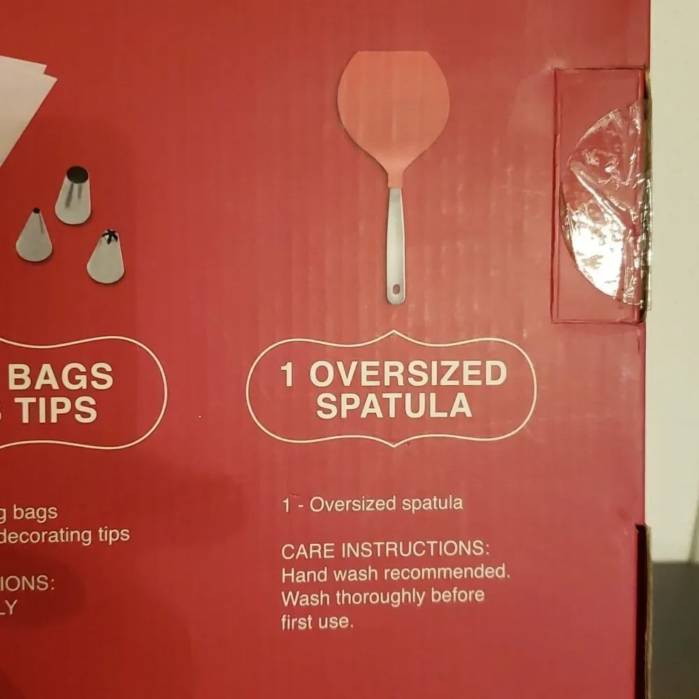 New in Box 16 Piece Baking Set